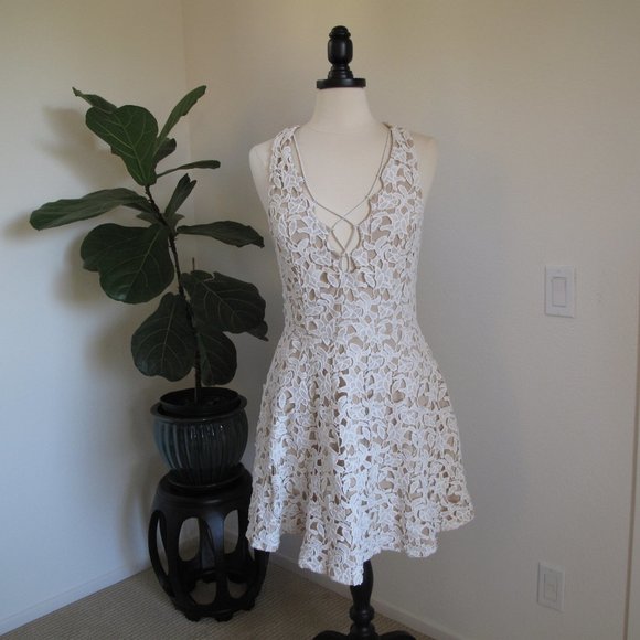 TOBI Nude White Lace Skater Dress - Picture 11 of 15